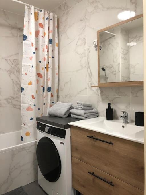 Superbe Appartement Tout Equipe, Le Nid D'Eva A Metz Gare, Parking Prive, Balcon, F2, 50M2, 3P Extérieur photo